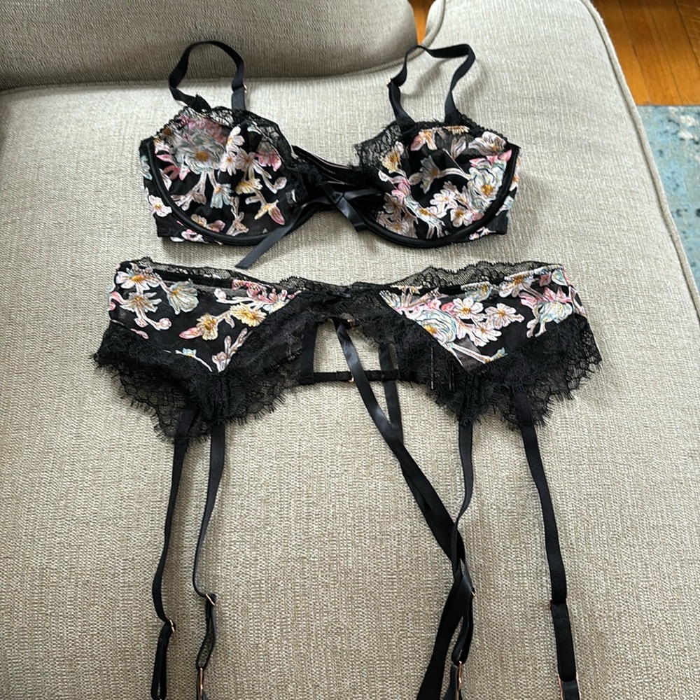 Victorias Secret Lingerie Set